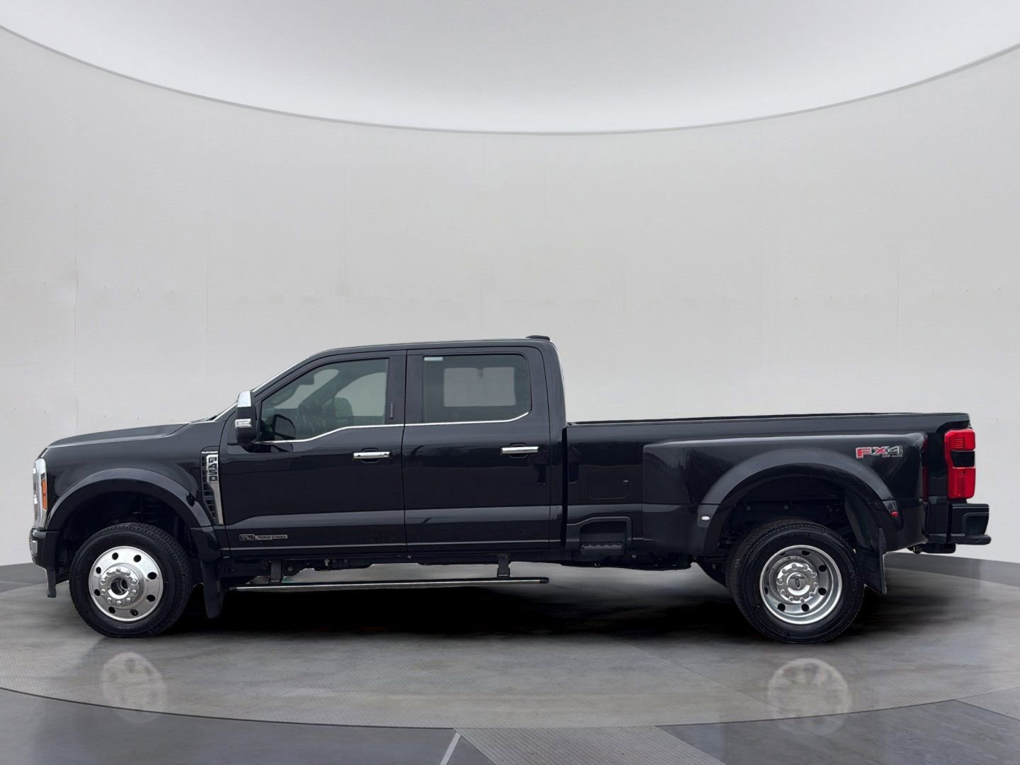 Used 2023 Ford F450 Platinum w/ FX4 Off-Road Package AWD/4WD video 2