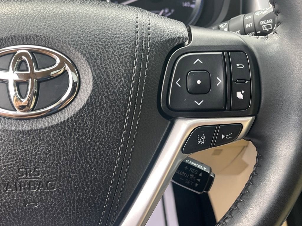 Used 2019 Toyota Highlander AWD V6 image 20
