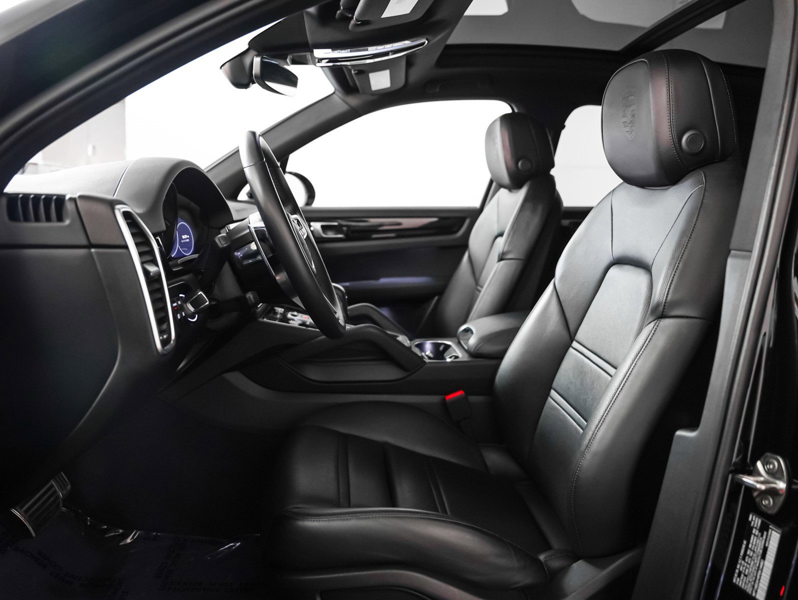 Used 2023 Porsche Cayenne image 5