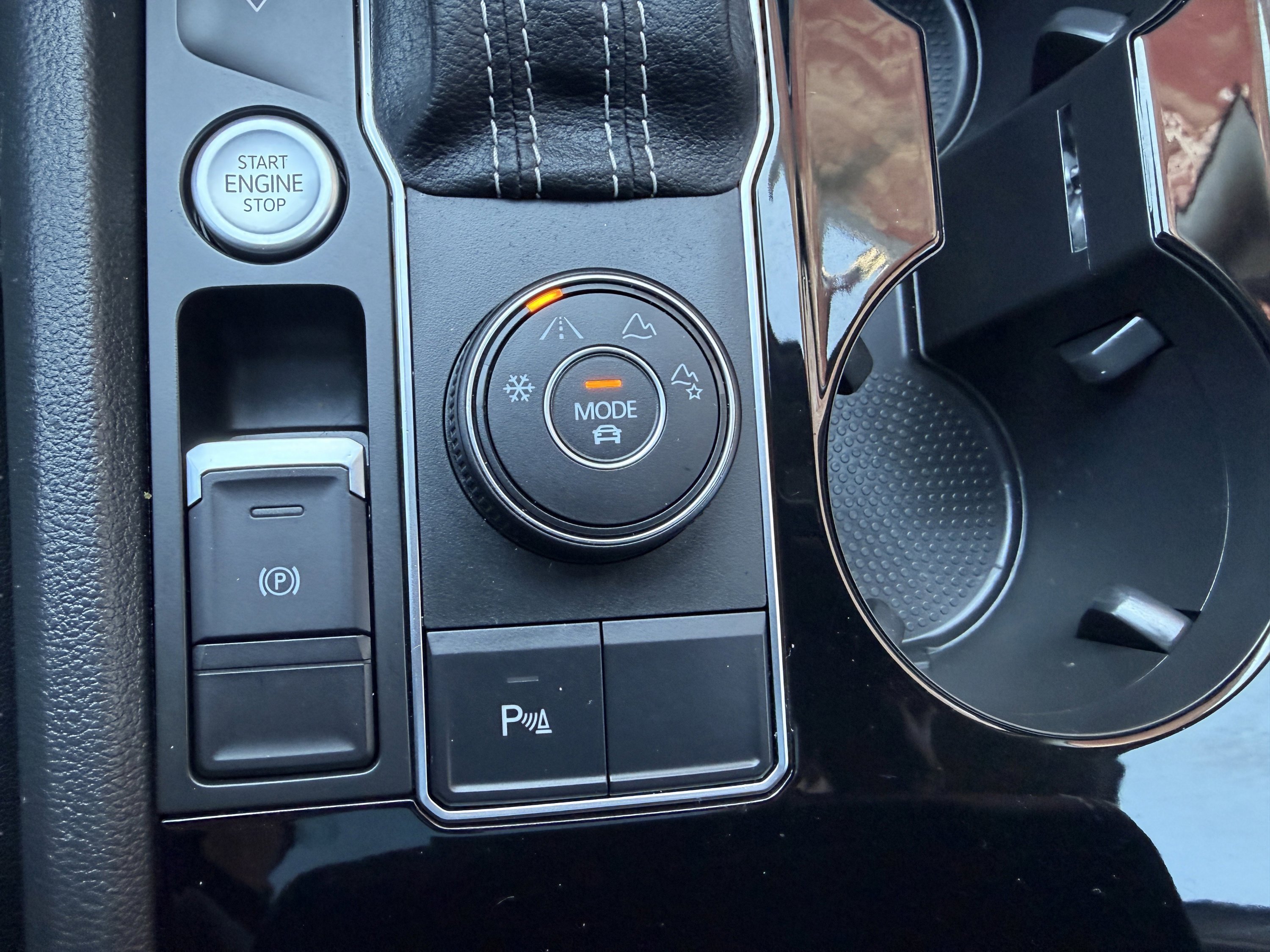 Used 2022 Volkswagen Atlas SEL AWD/4WD image 35