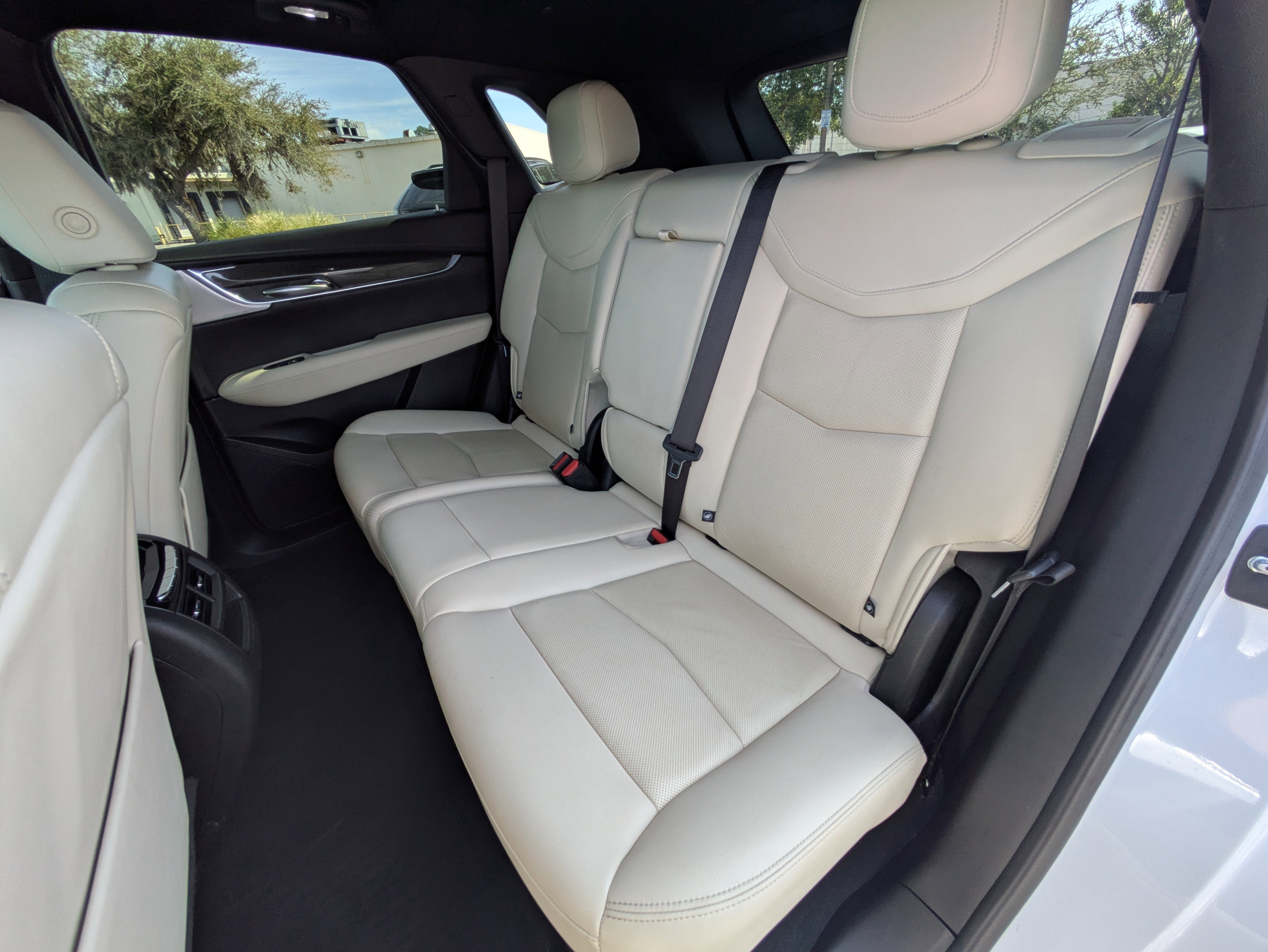 Used 2022 Cadillac XT5 Sportv w/ LPO, ONYX Package image 9