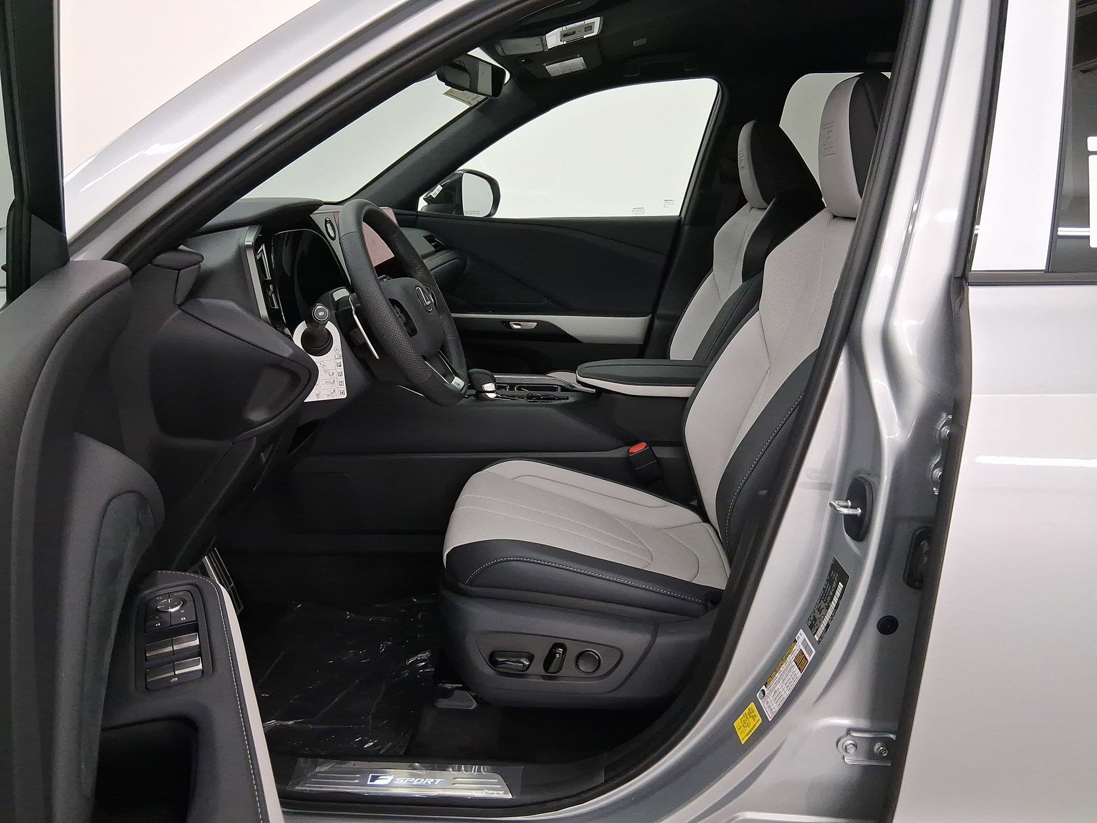 New 2026 Lexus TX 500h AWD image 5