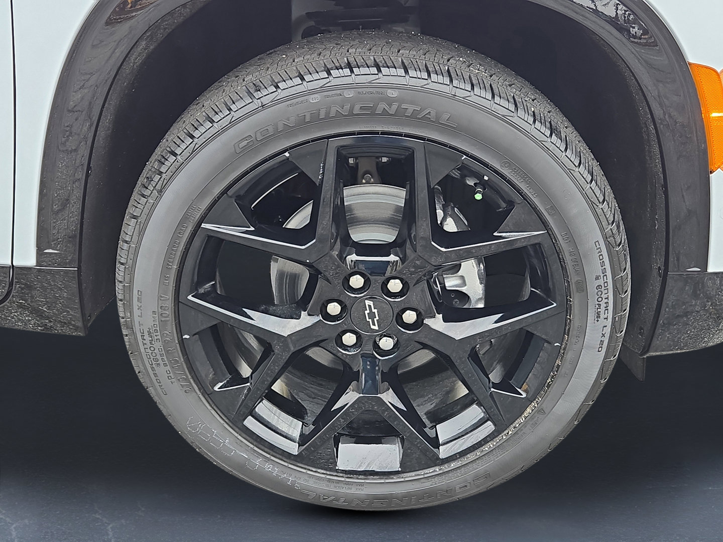 New 2026 Chevrolet Traverse RS w/ LPO, Floor Liner Package FWD image 10