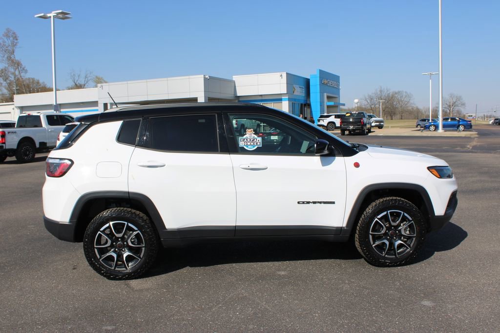 Used 2025 Jeep Compass Trailhawk w/ Trailer Tow Group image 11