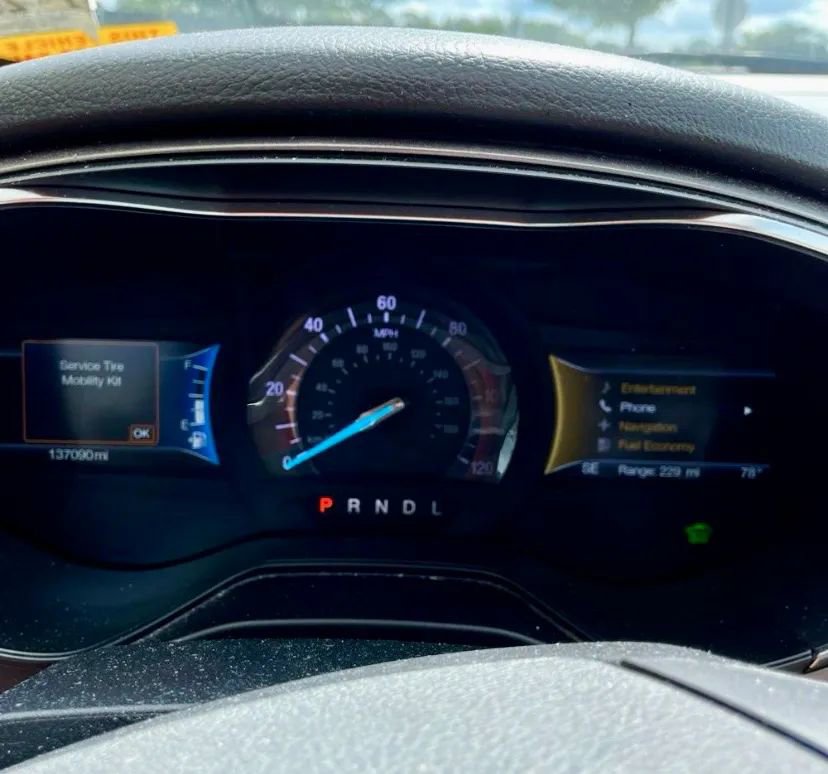 Used 2020 Ford Fusion SE image 14