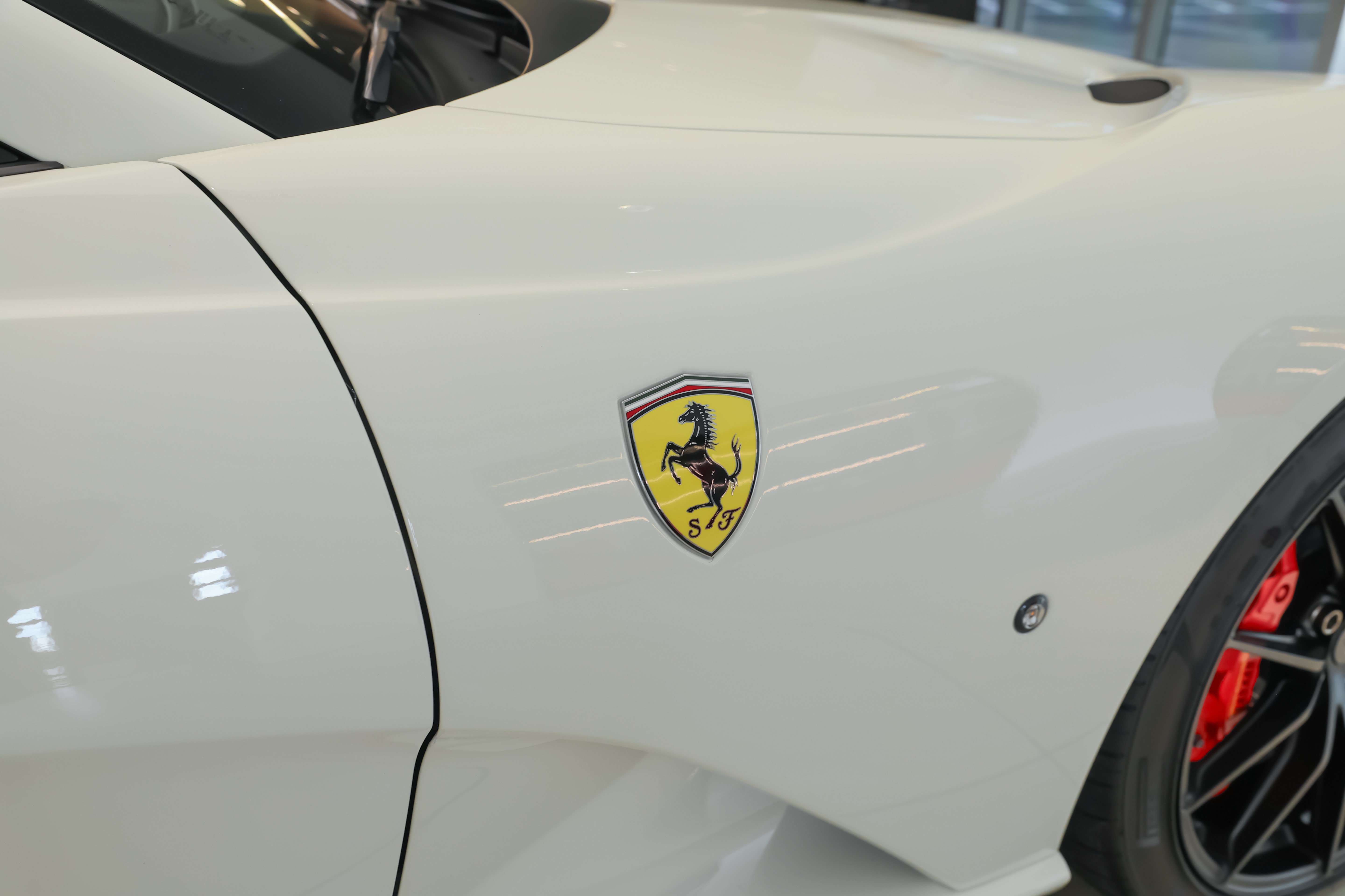 Used 2021 Ferrari 812 GTS RWD image 12