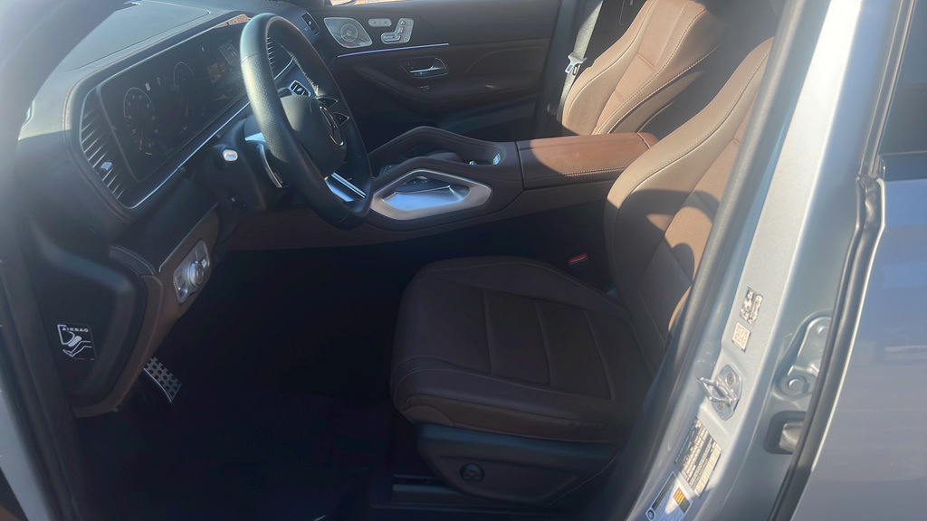 Used 2025 Mercedes-Benz GLS 450 4MATIC image 5