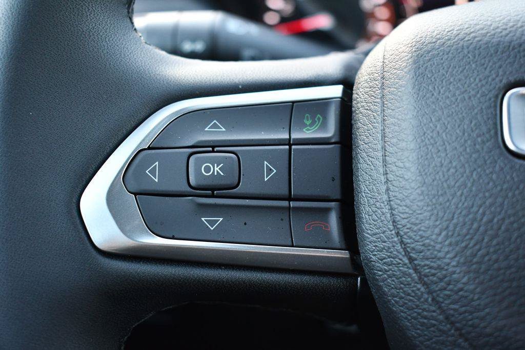 Certified 2026 Jeep Compass Latitude AWD/4WD image 19