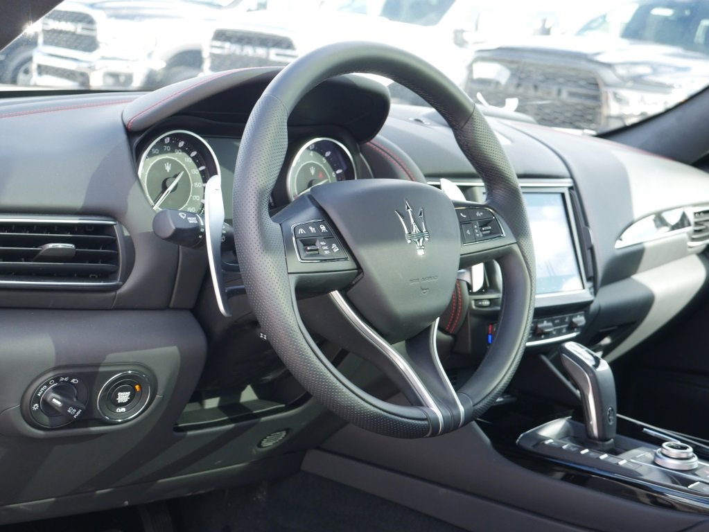 Used 2024 Maserati Levante GT Ultima image 24