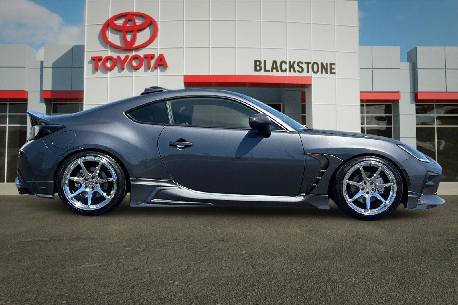 Used 2025 Toyota GR86 Premium w/ ALL Weather Mat Package (TMS) RWD image 2