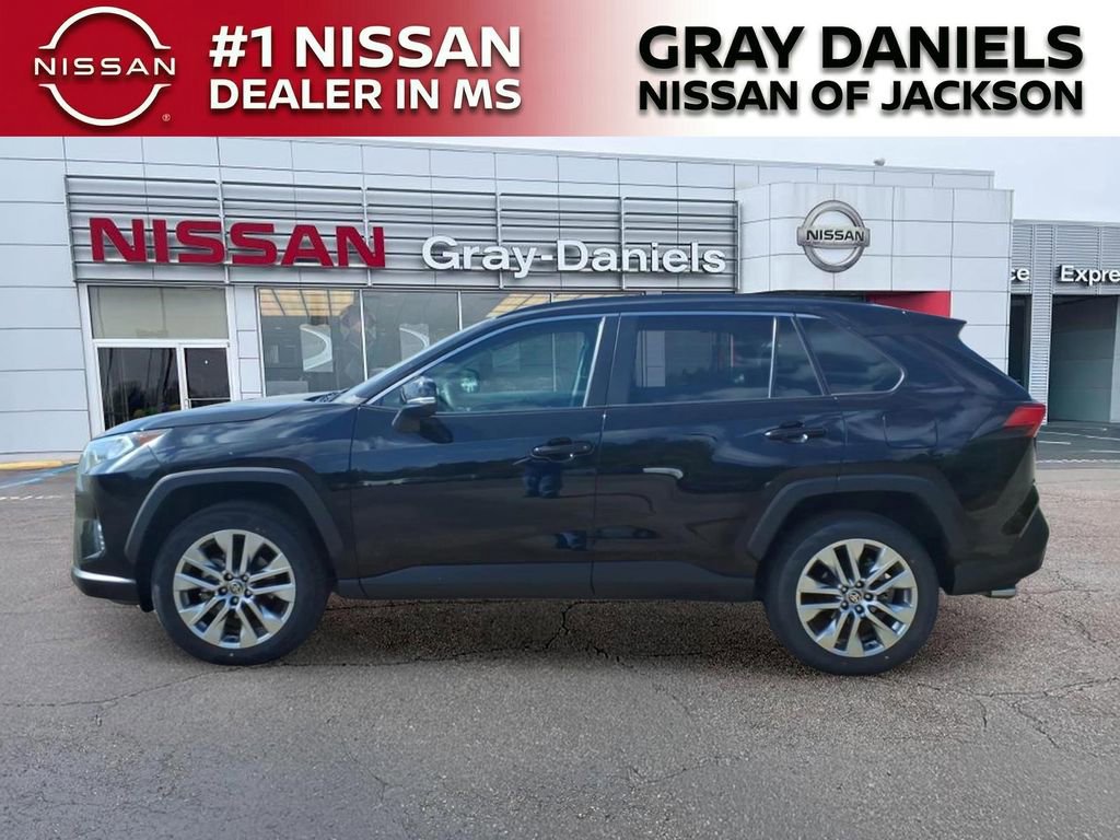 Used 2021 Toyota RAV4 XLE Premium AWD/4WD image 4