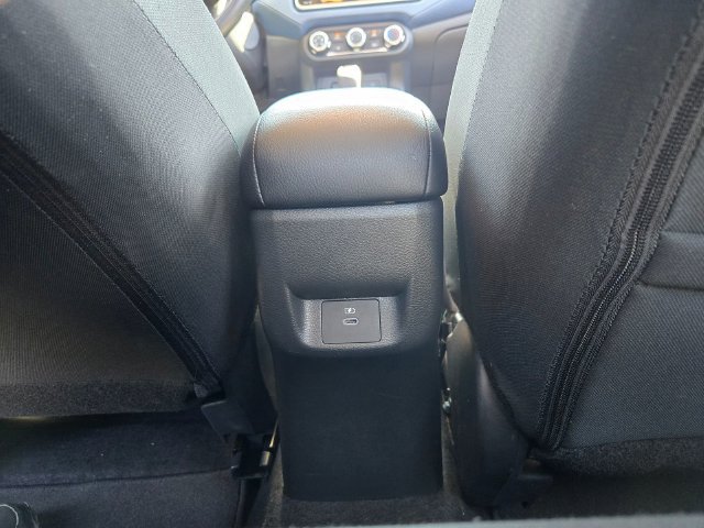 Used 2025 Nissan Versa SV FWD image 7