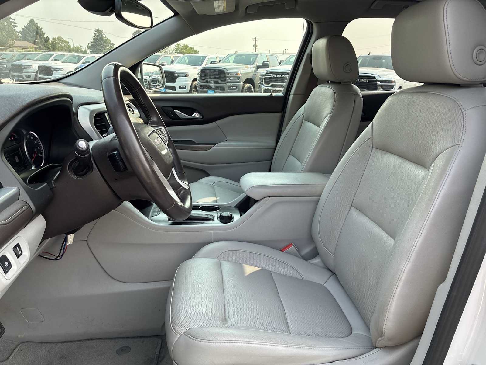 Used 2018 GMC Acadia SLT AWD/4WD image 13