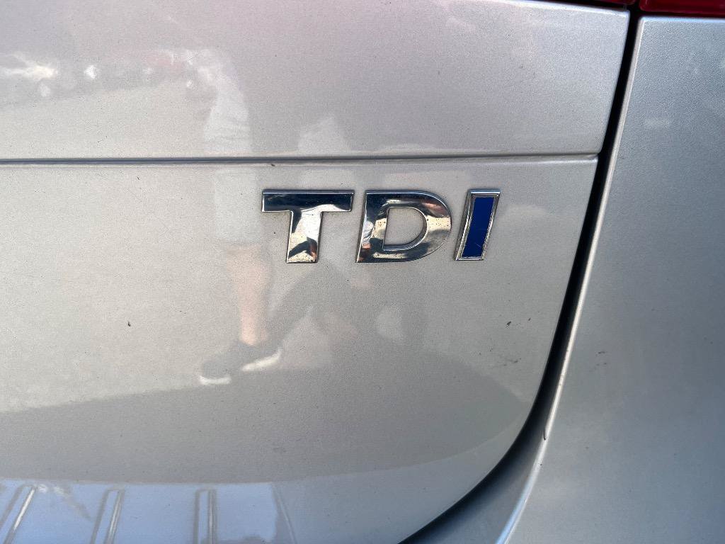 Used 2013 Volkswagen Touareg Executive AWD/4WD image 11