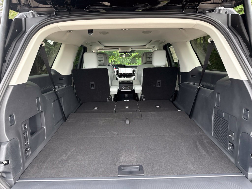 New 2027 Ford Expedition Max Platinum RWD image 49