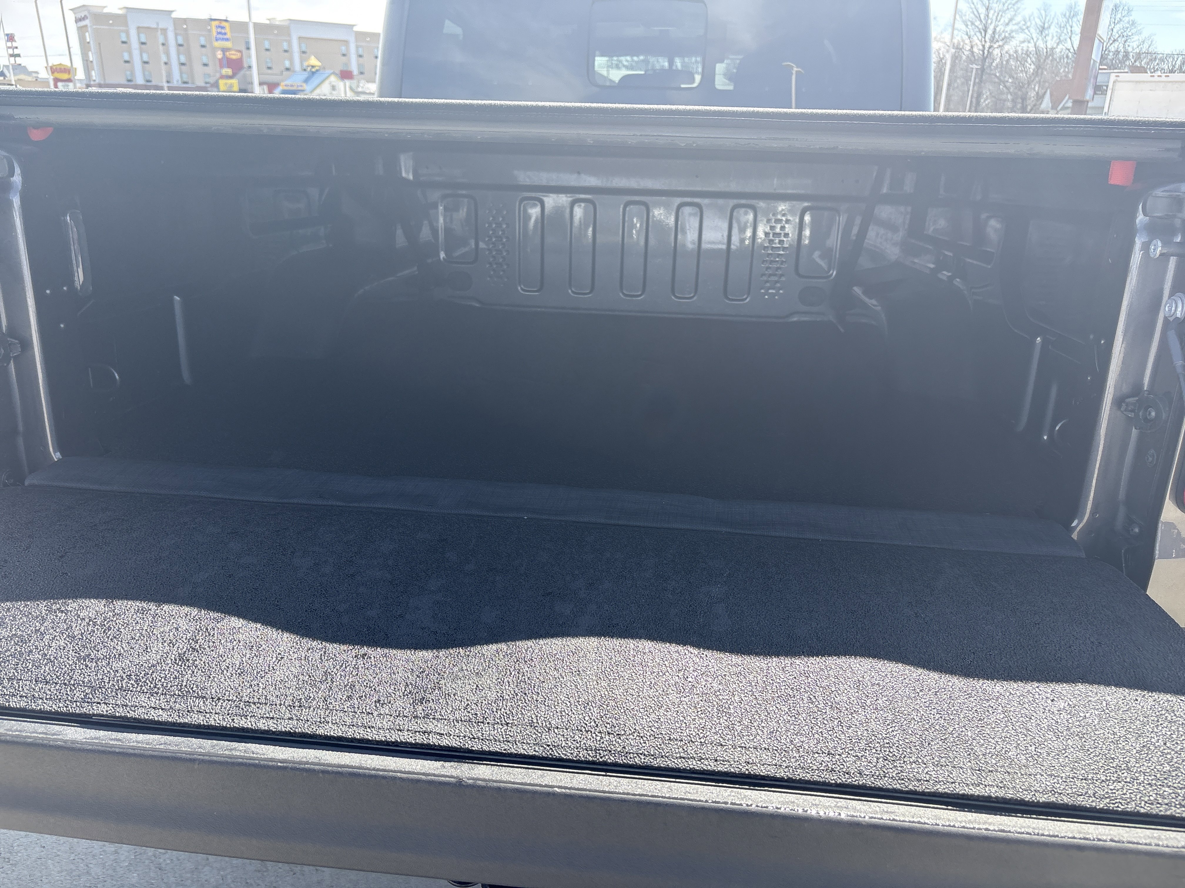 Used 2021 Jeep Gladiator Willys image 5