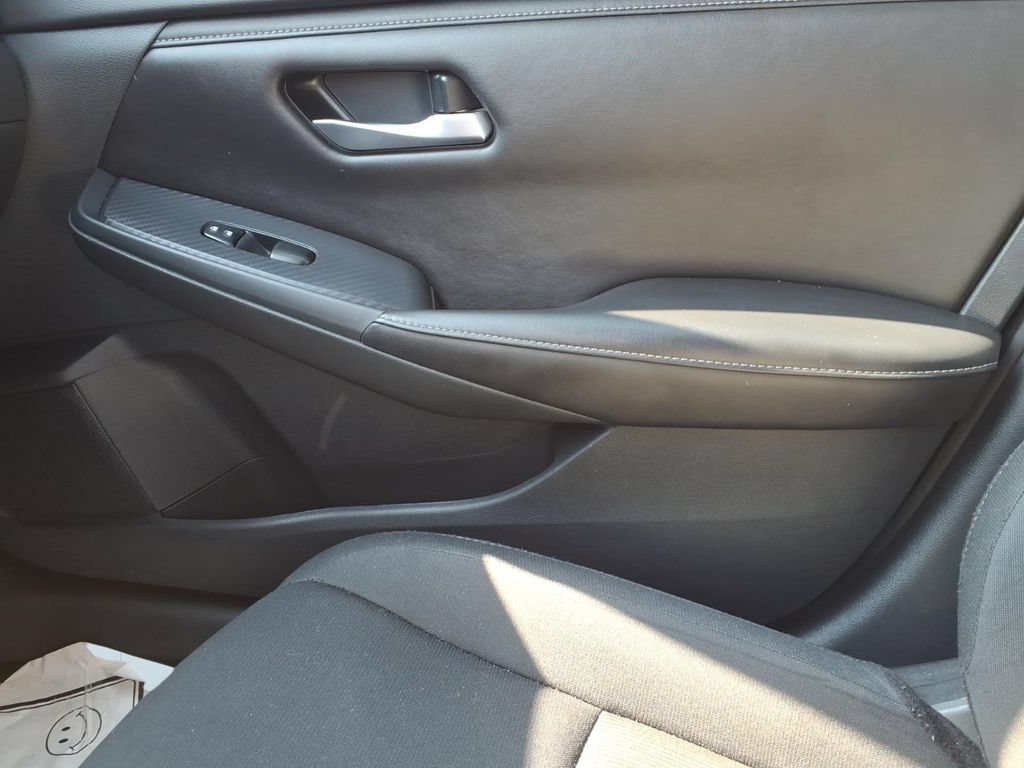 Used 2024 Nissan Sentra SV FWD image 23
