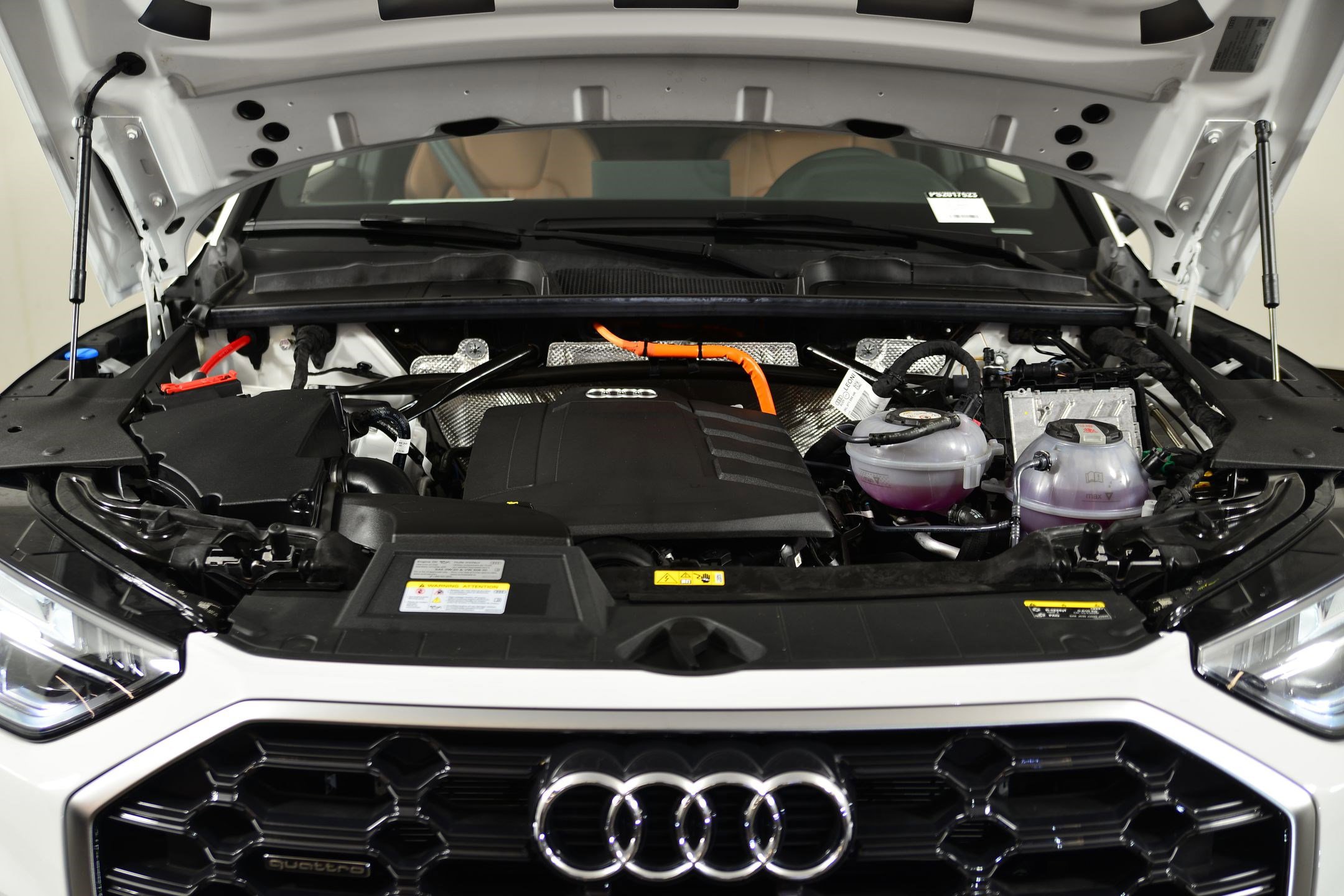 Certified 2025 Audi Q5 e Premium image 16