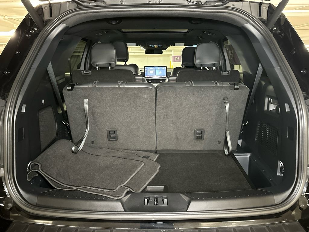 Used 2025 Ford Explorer ST-Line w/ Premium Package image 6