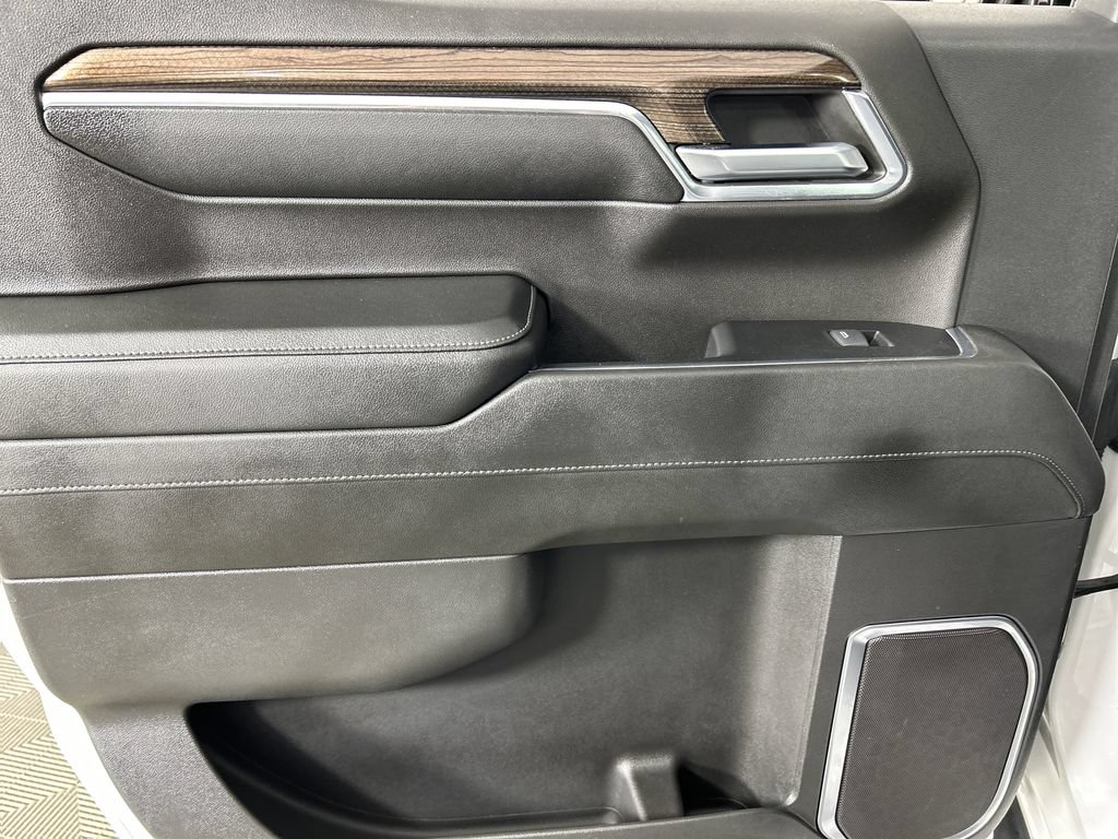 Used 2023 Chevrolet Silverado 1500 LT AWD/4WD image 17