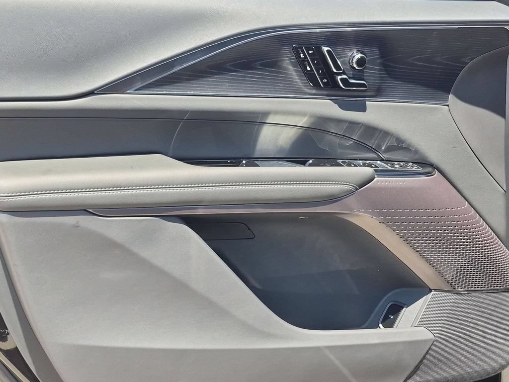 New 2026 Cadillac Lyriq Luxury AWD/4WD image 12