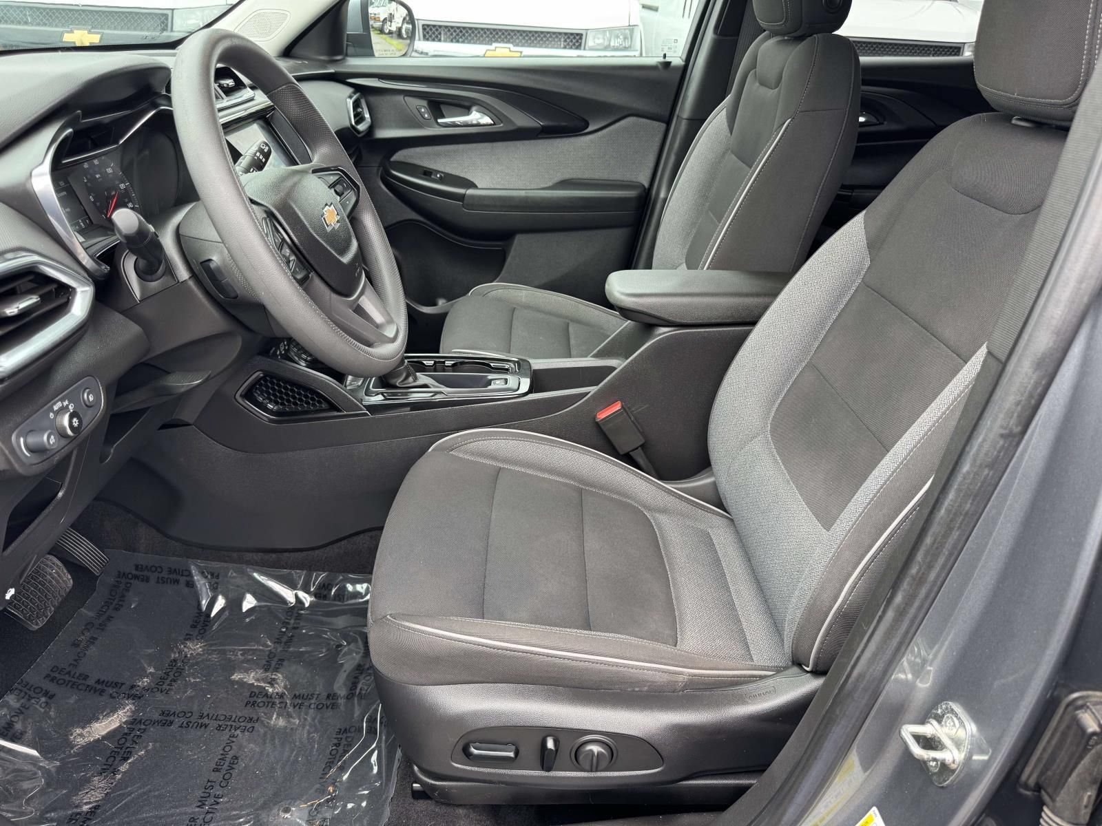 Used 2022 Chevrolet TrailBlazer LT w/ Convenience Package FWD image 20