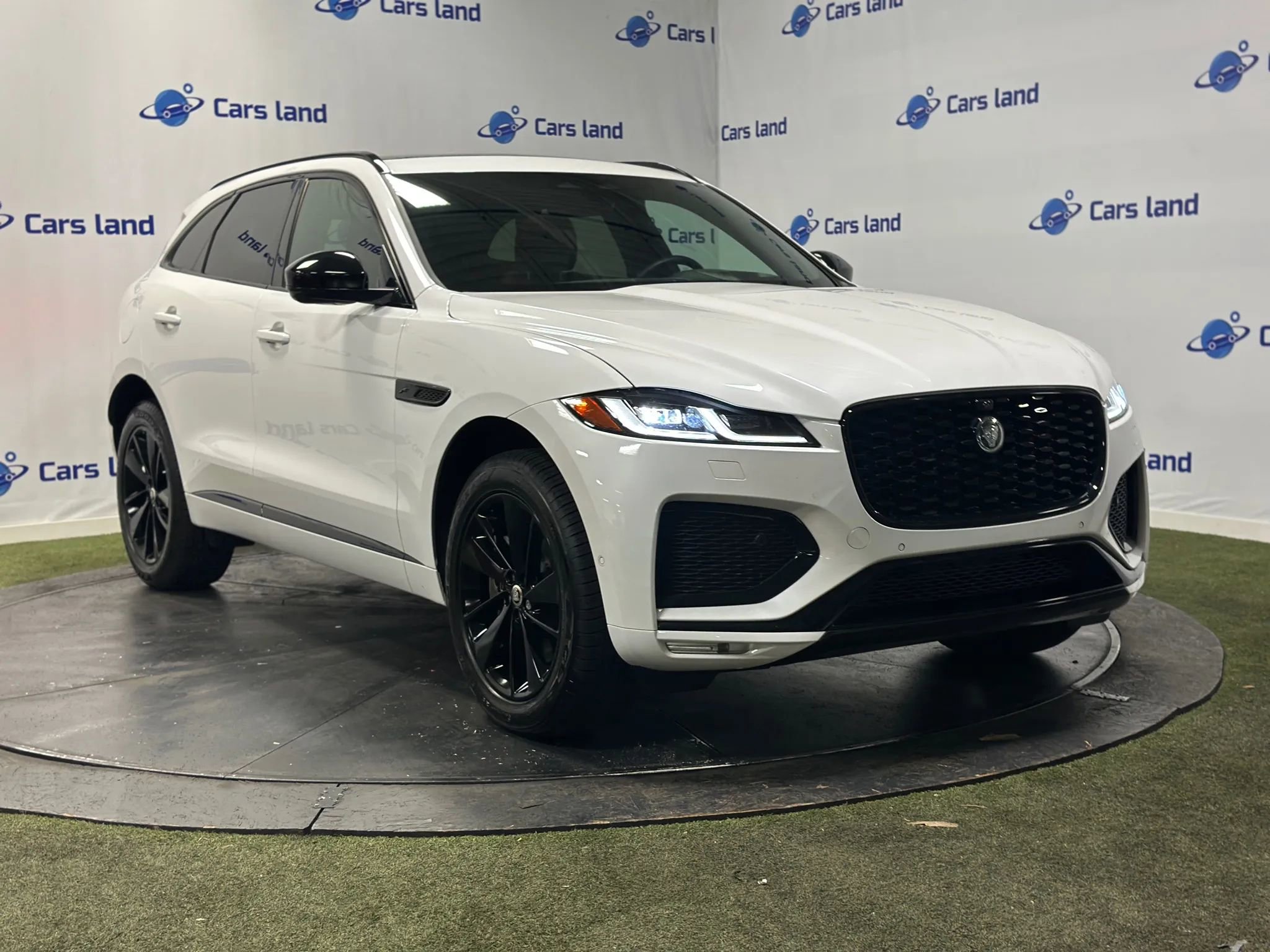 Used 2026 Jaguar F-PACE R-Dynamic S image 1
