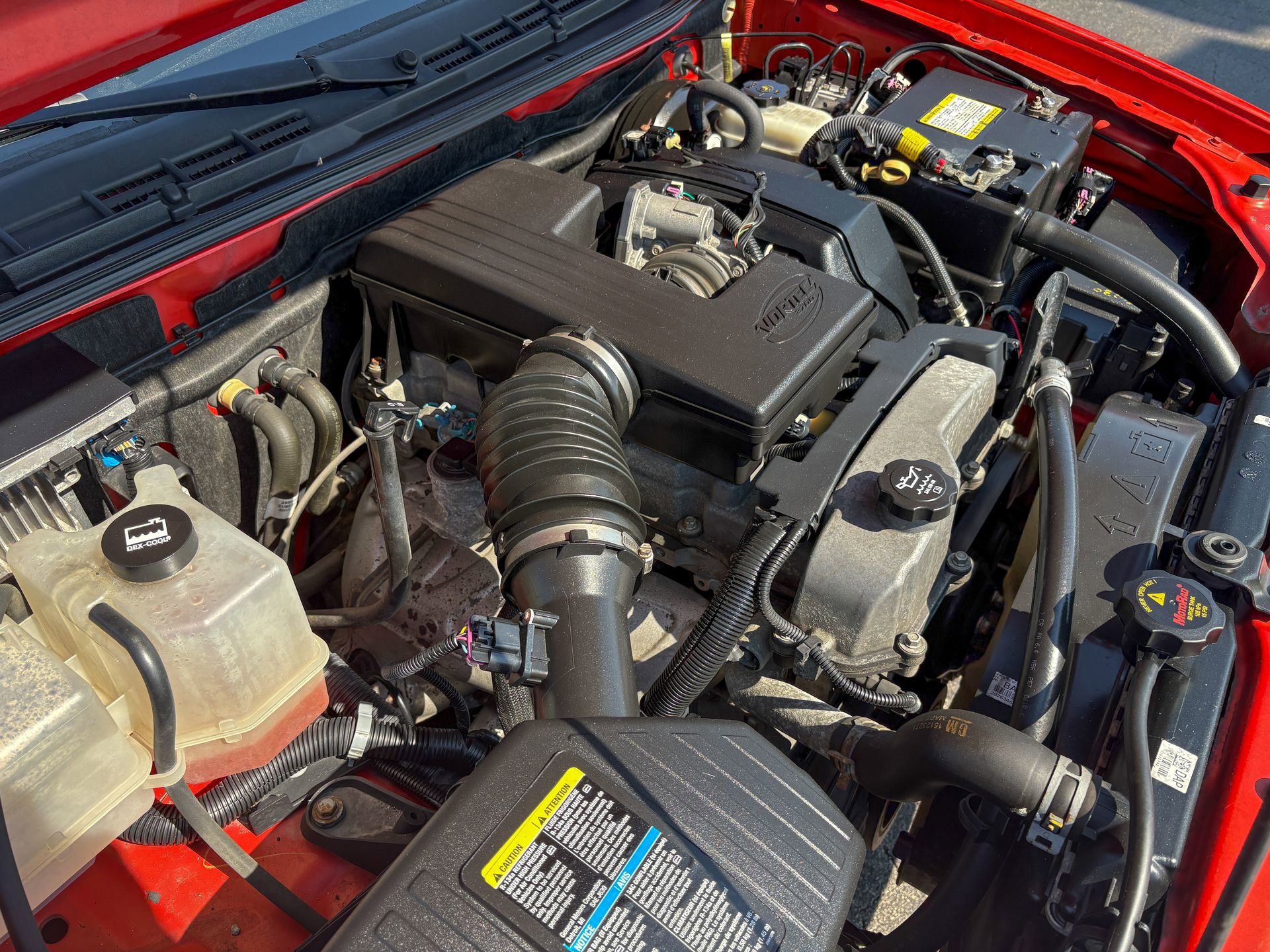 Used 2010 GMC Canyon SLE image 27