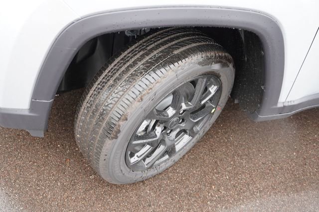 New 2025 Jeep Compass Latitude w/ Sun & Sound Group image 9