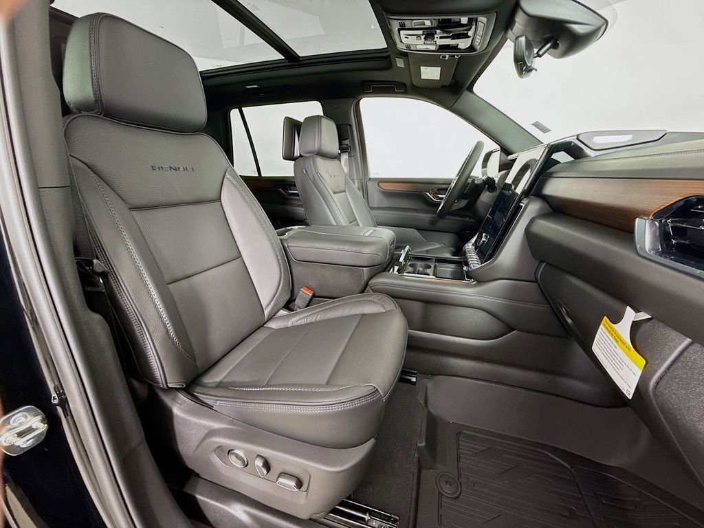 New 2026 GMC Yukon Denali w/ Denali Reserve Package AWD/4WD image 36