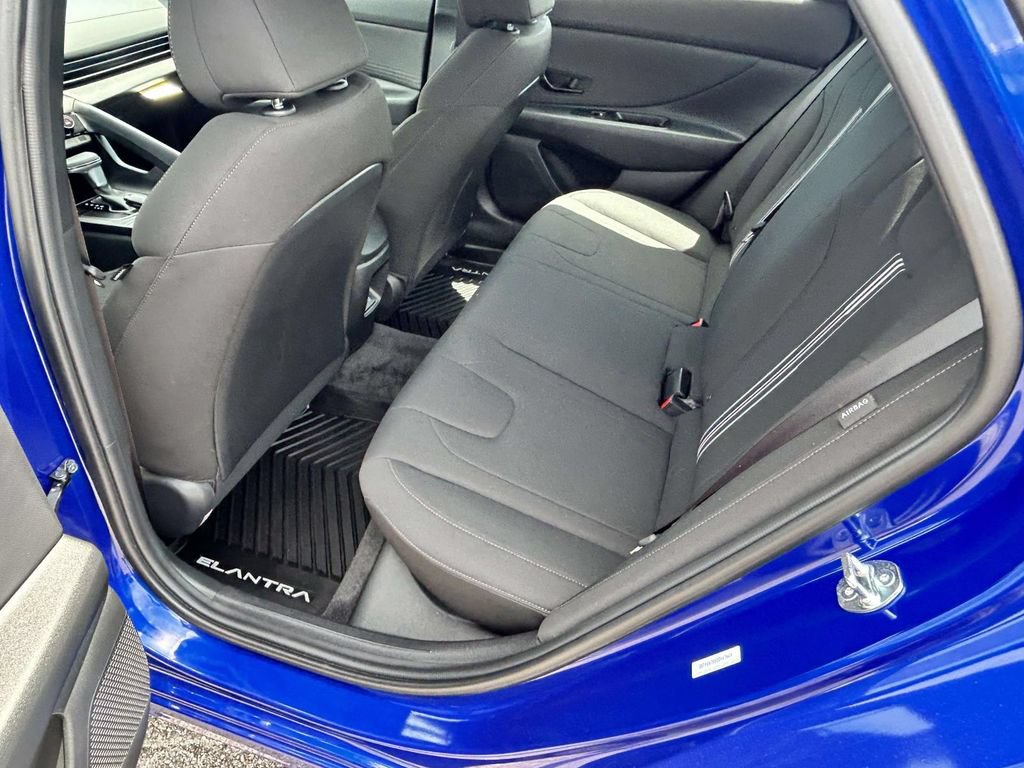 Certified 2025 Hyundai Elantra Sport FWD image 8