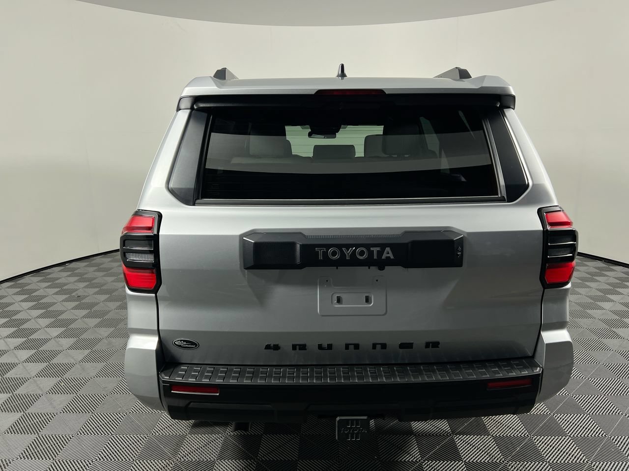 Used 2026 Toyota 4Runner SR5 RWD image 4