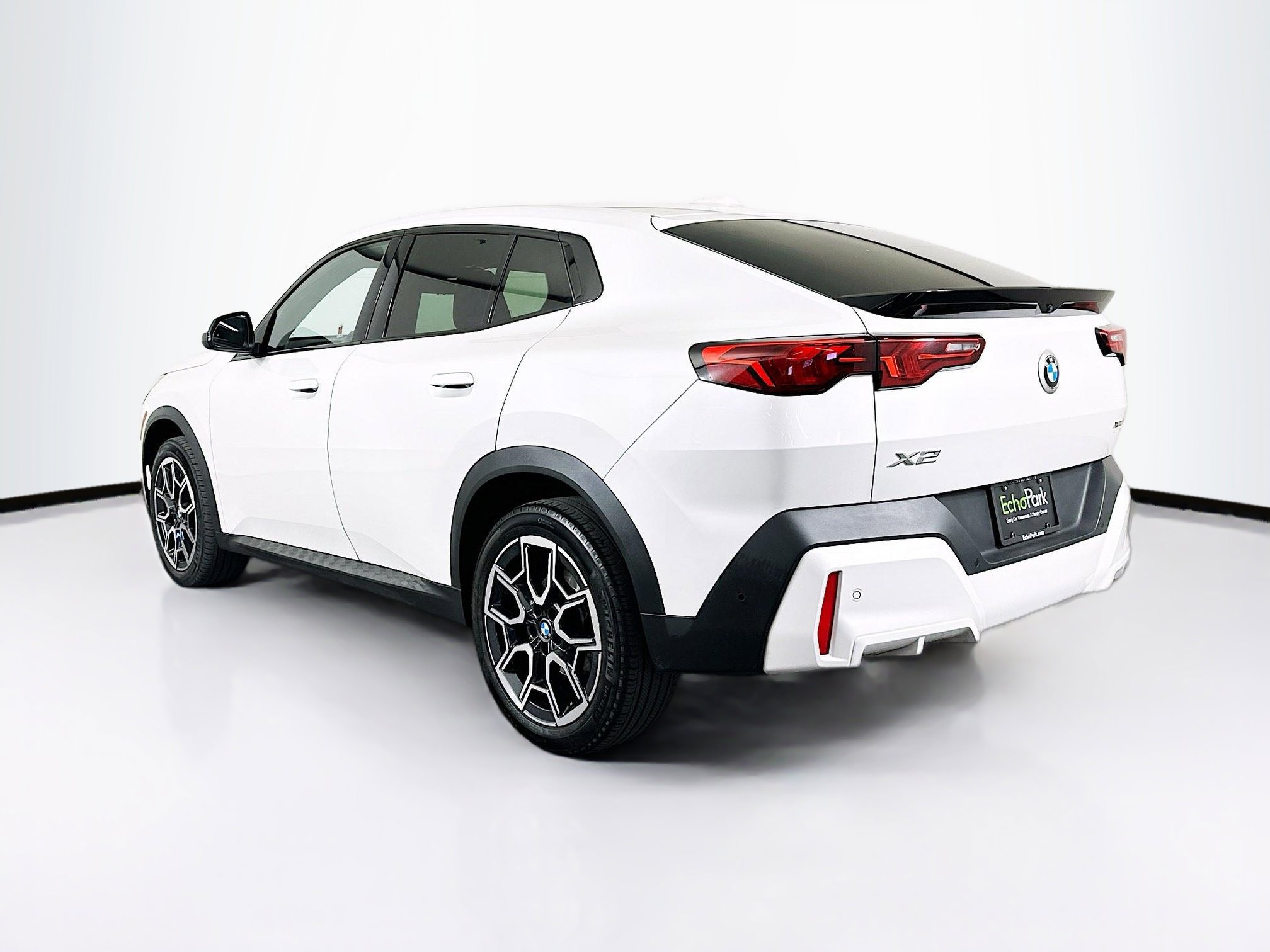 Used 2025 BMW X2 xDrive28i AWD/4WD image 5