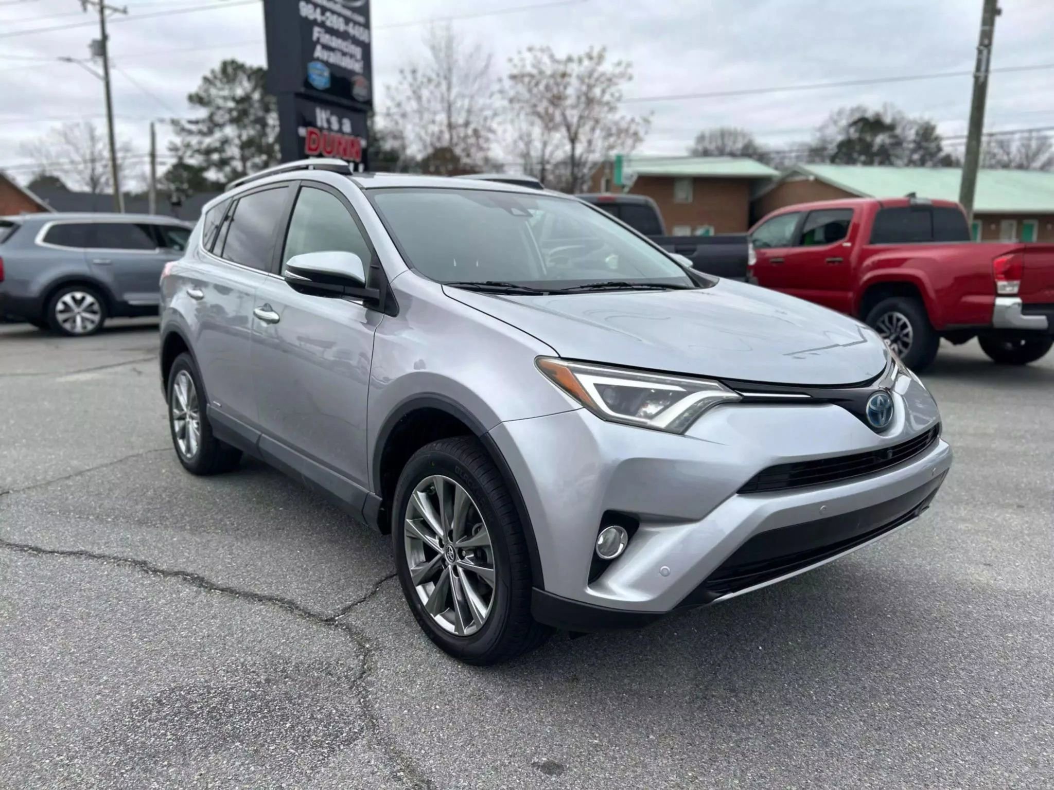 Used 2017 Toyota RAV4 Limited image 2