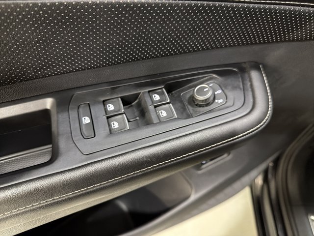 Used 2024 Volkswagen Atlas Cross Sport SE AWD/4WD image 19