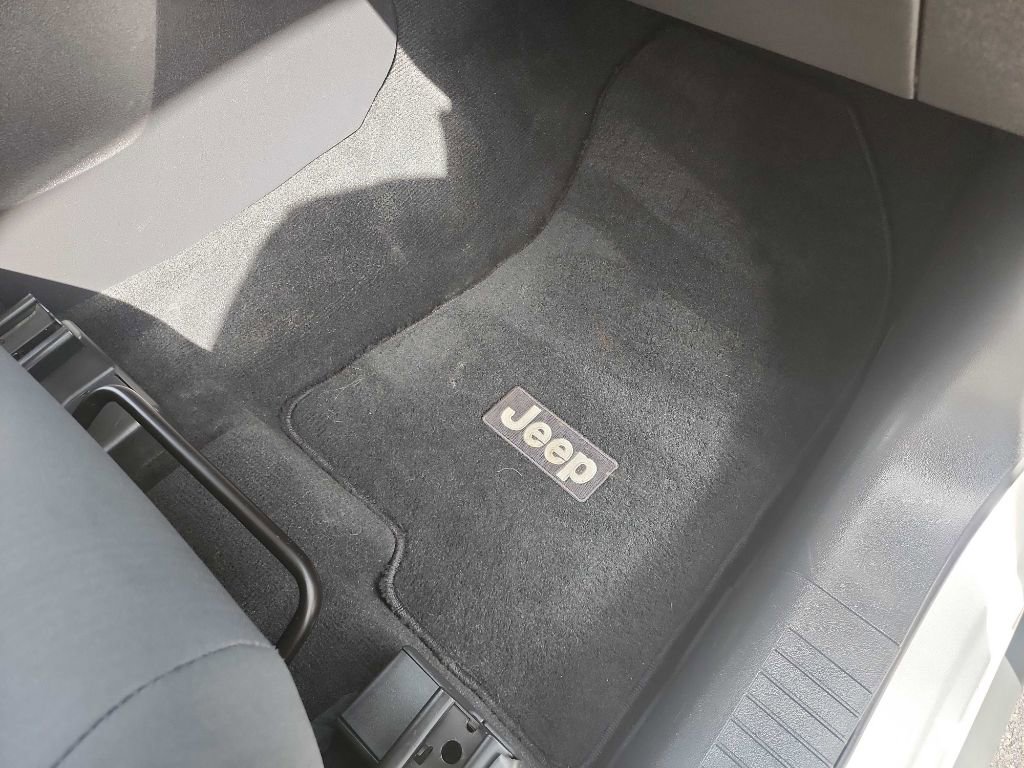 Used 2010 Jeep Patriot Sport w/ Tire & Wheel Group image 30