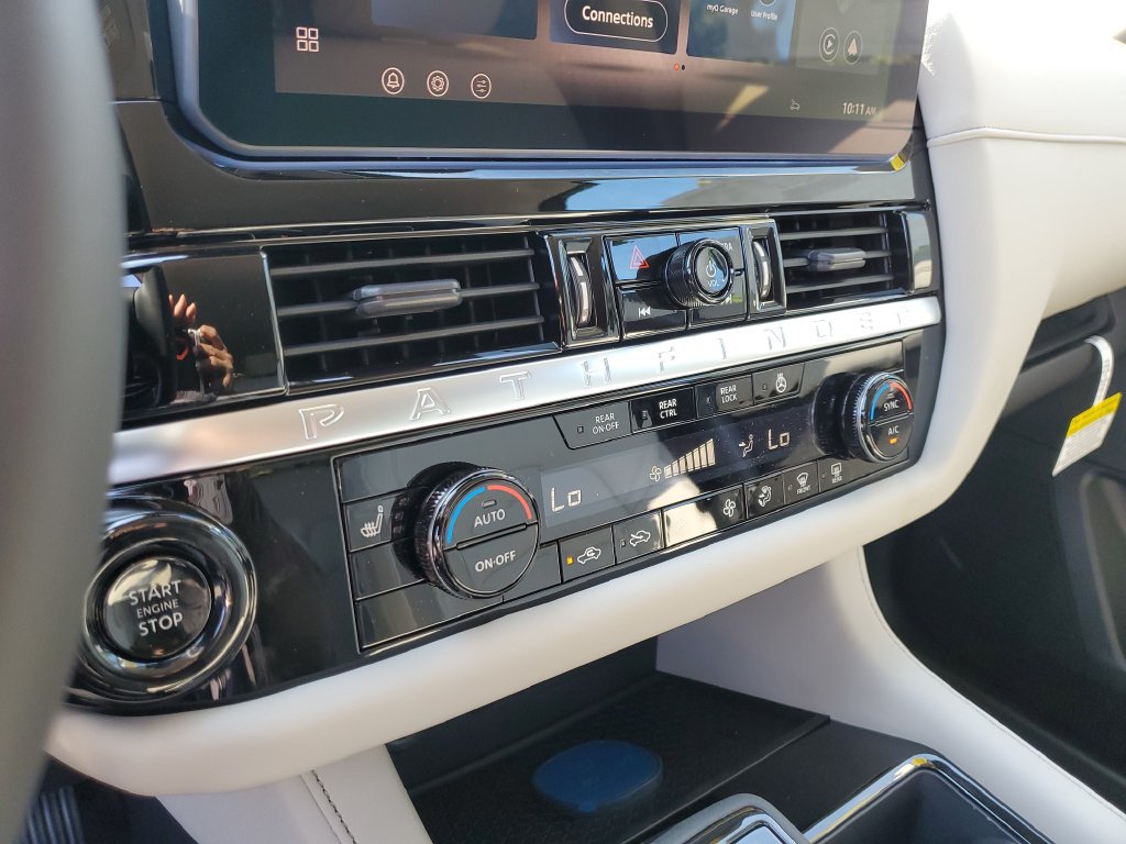 New 2026 Nissan Pathfinder SL FWD image 32