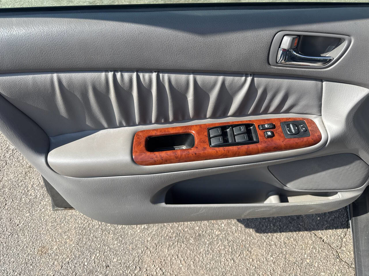Used 2003 Toyota Camry XLE image 32