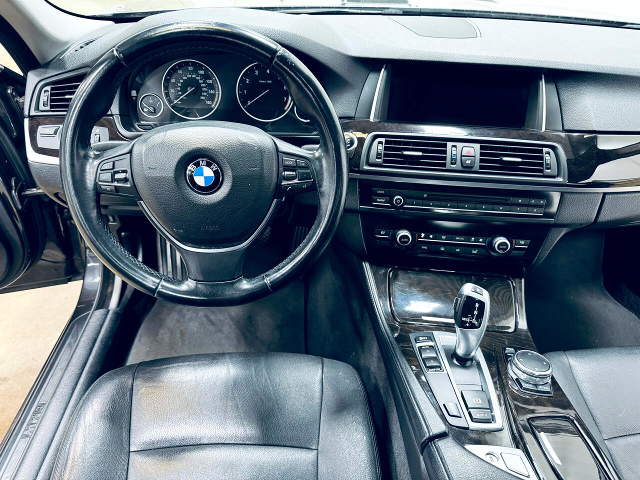 Used 2015 BMW 528i Sedan image 39