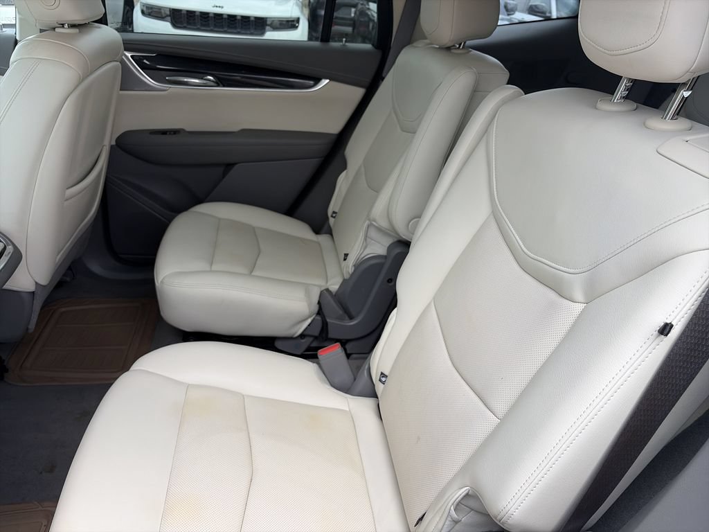 Used 2023 Cadillac XT6 Premium Luxury FWD image 29