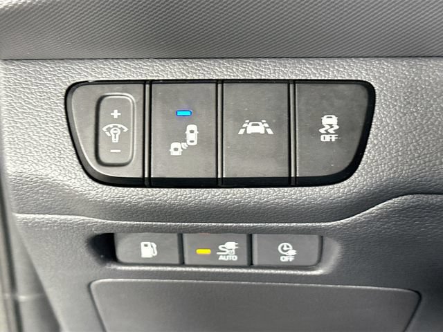 Used 2021 Hyundai Ioniq SEL FWD image 22
