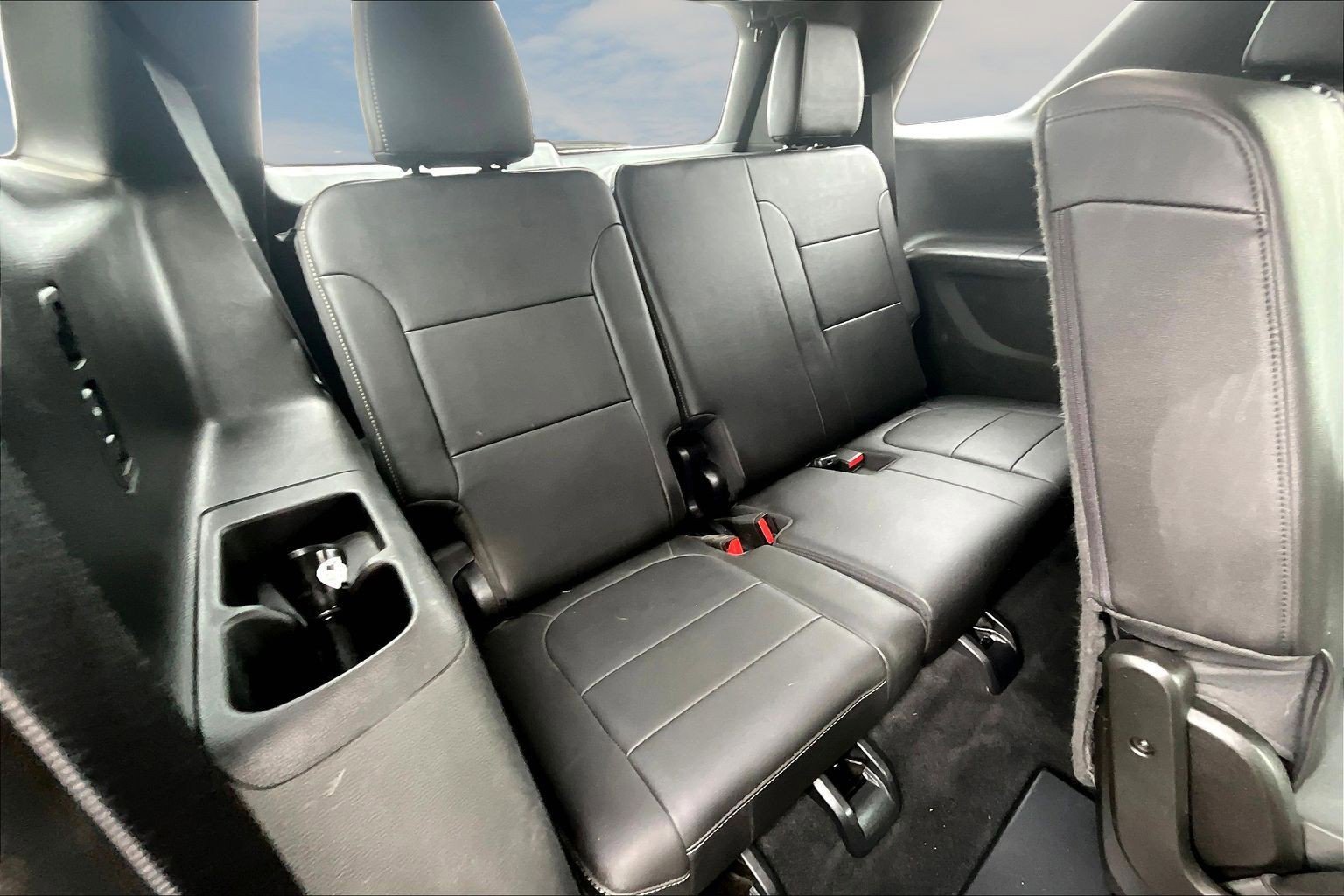 Used 2023 Chevrolet Traverse LT w/ LT Premium Package AWD/4WD image 17