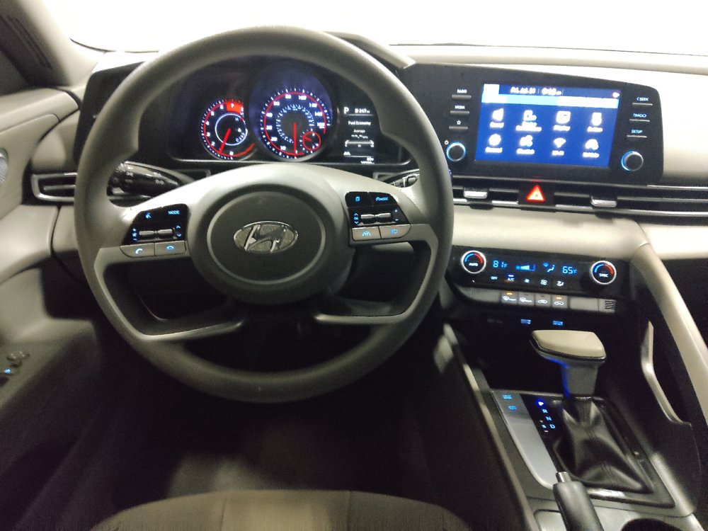 Used 2023 Hyundai Elantra SEL w/ Cargo Package FWD image 22