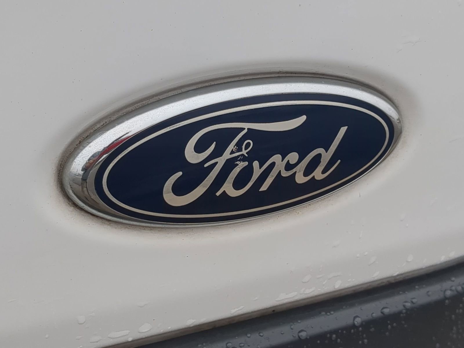 Used 2015 Ford Transit 250 130 Low Roof w/ Exterior Upgrade Package image 12