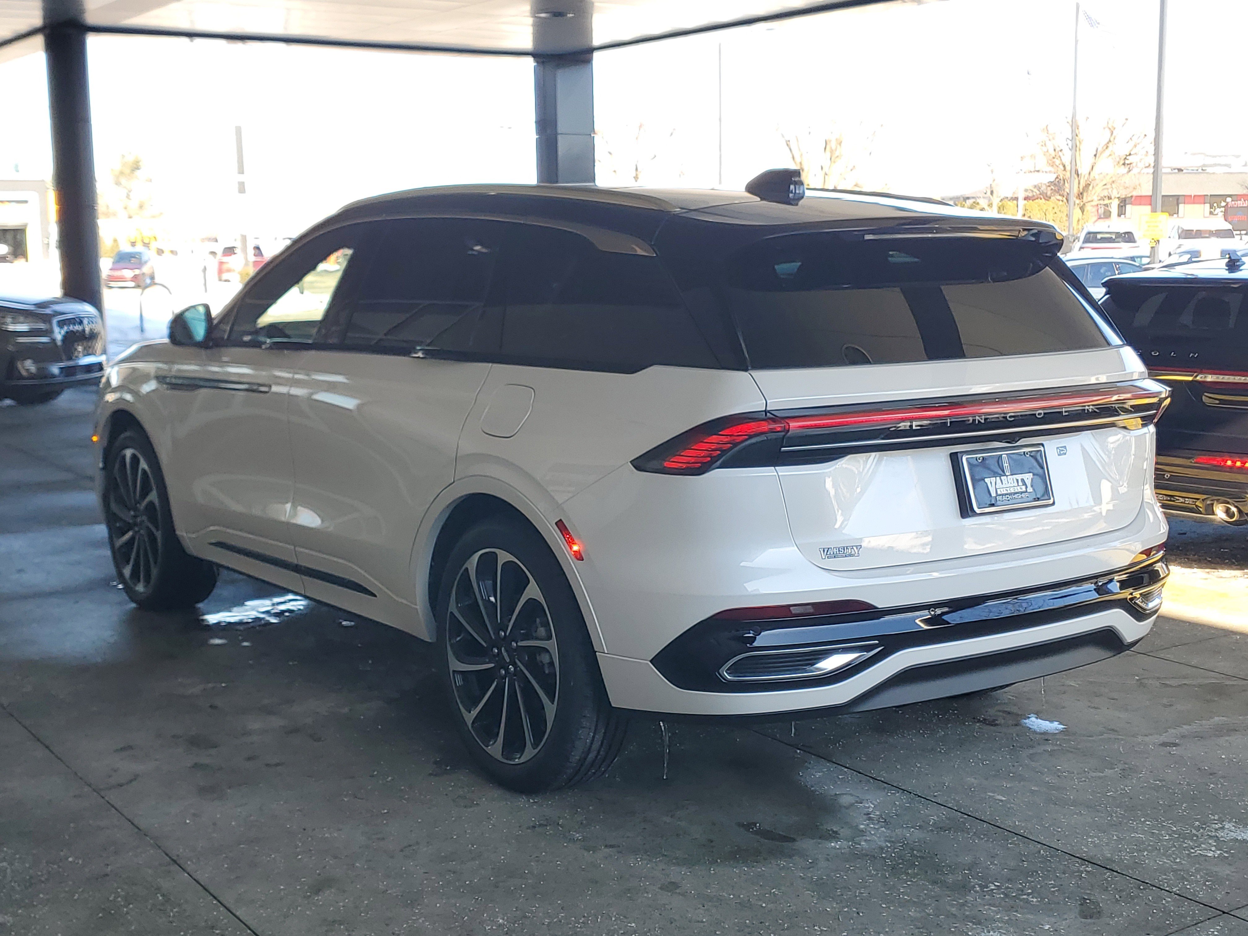 New 2026 Lincoln Nautilus Black Label AWD/4WD image 3