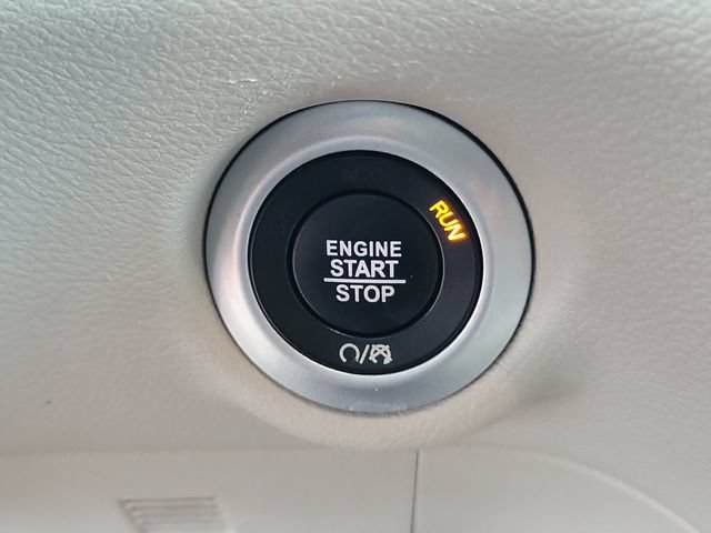 Used 2023 Chrysler Pacifica Touring-L FWD image 29