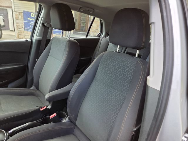 Used 2018 Chevrolet Trax LS FWD image 19