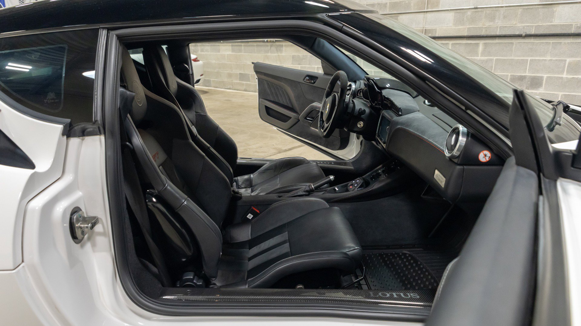 Used 2021 Lotus Evora RWD image 39
