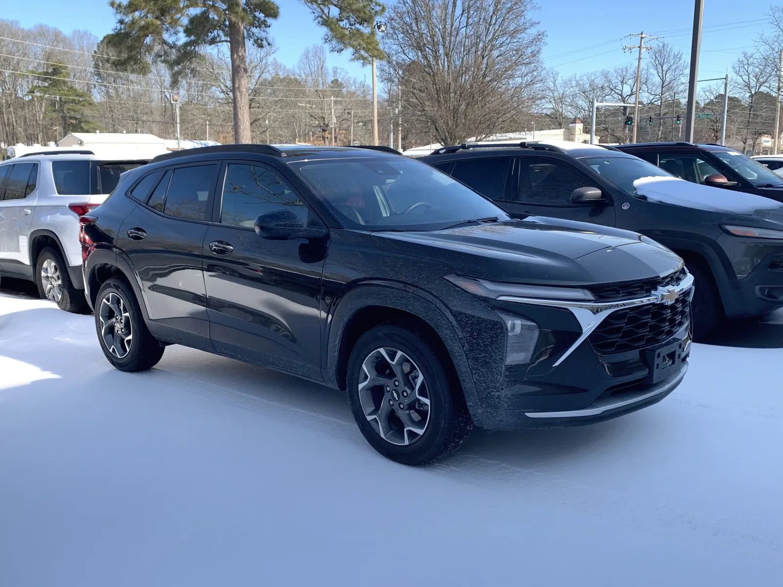 Used 2025 Chevrolet Trax LT w/ LT Convenience Package image 1