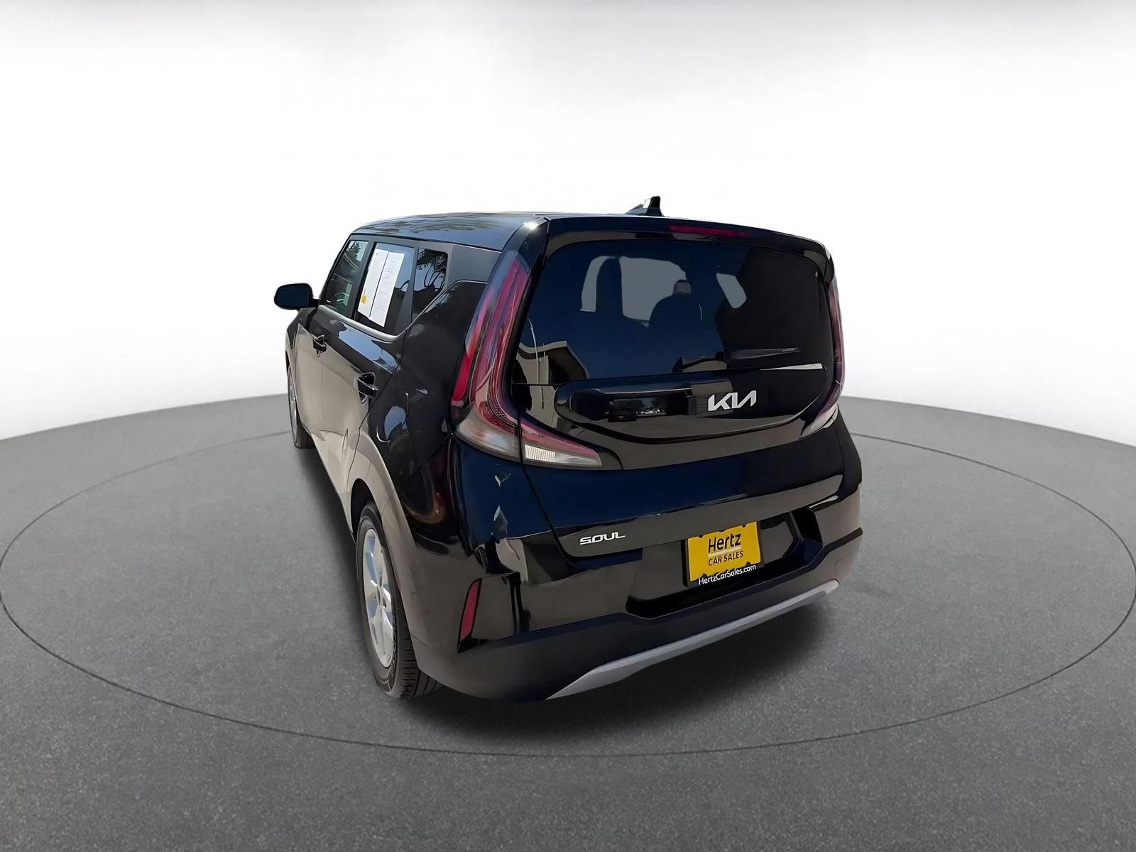 Used 2025 Kia Soul LX w/ LX Technology Package FWD image 10